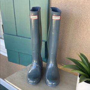 HUNTER Gray‎ Rain Boots. Size 8
